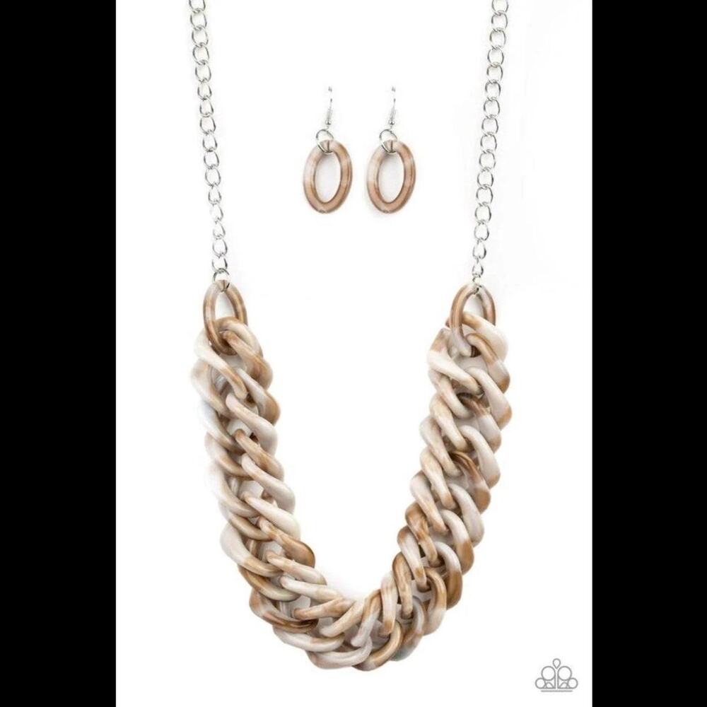 Paparazzi Necklace ~ Comin In HAUTE - Brown